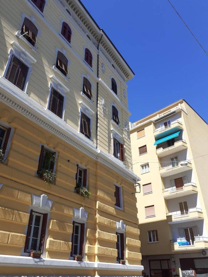 Ferienwohnung Pied At Terre Triest Exterior foto